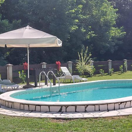 Kuca Za Odmor Mazuran Villa Karlovac Bagian luar foto