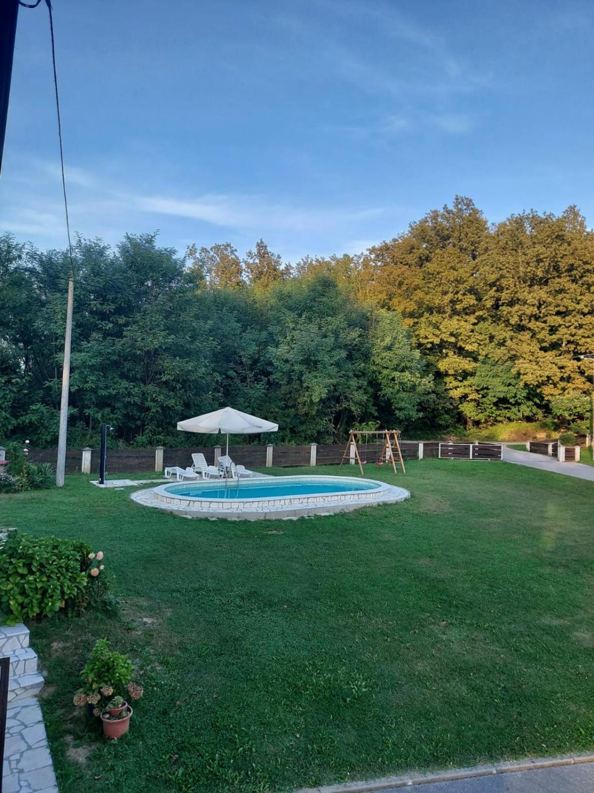 Kuca Za Odmor Mazuran Villa Karlovac Bagian luar foto