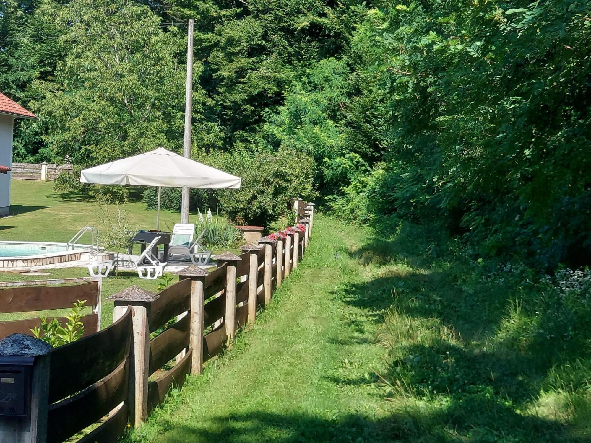 Kuca Za Odmor Mazuran Villa Karlovac Bagian luar foto